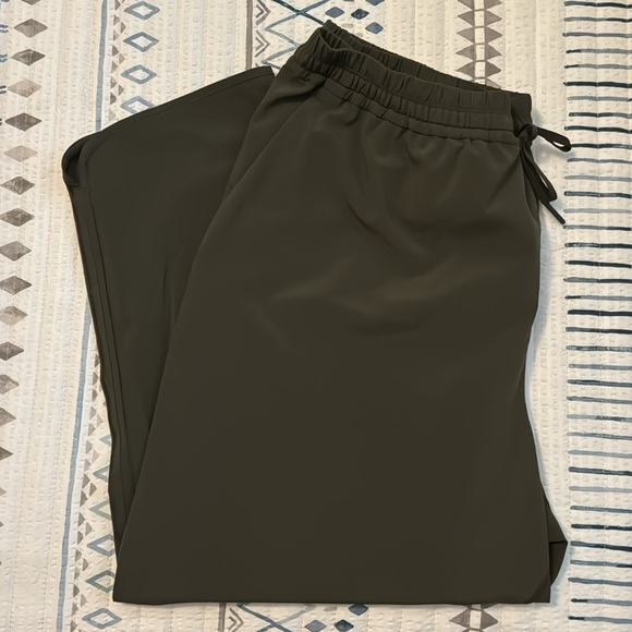 Lululemon Keep It Classic Crop 23" in Dark Olive - Picture 3 of 7
